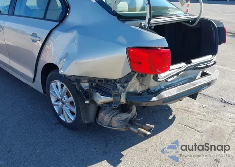 2011 Volkswagen Jetta 2.5L Se z USA, uszkodzony, nr VIN 3VWDZ7AJ4BM317591